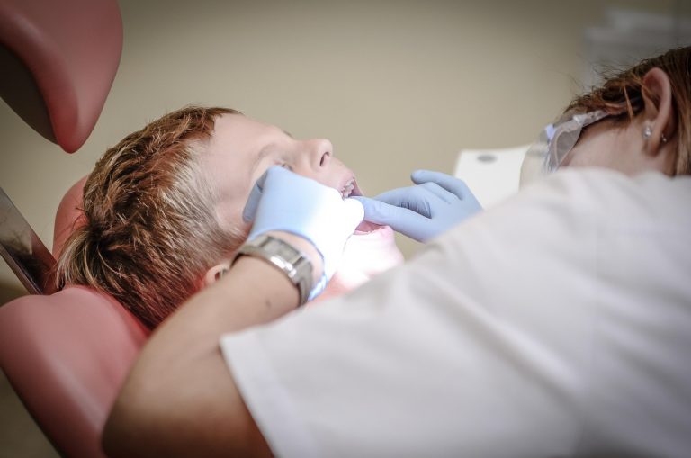 in cat timp trece un abces dentar